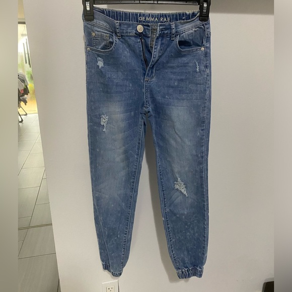 Jeans - Picture 1 of 6